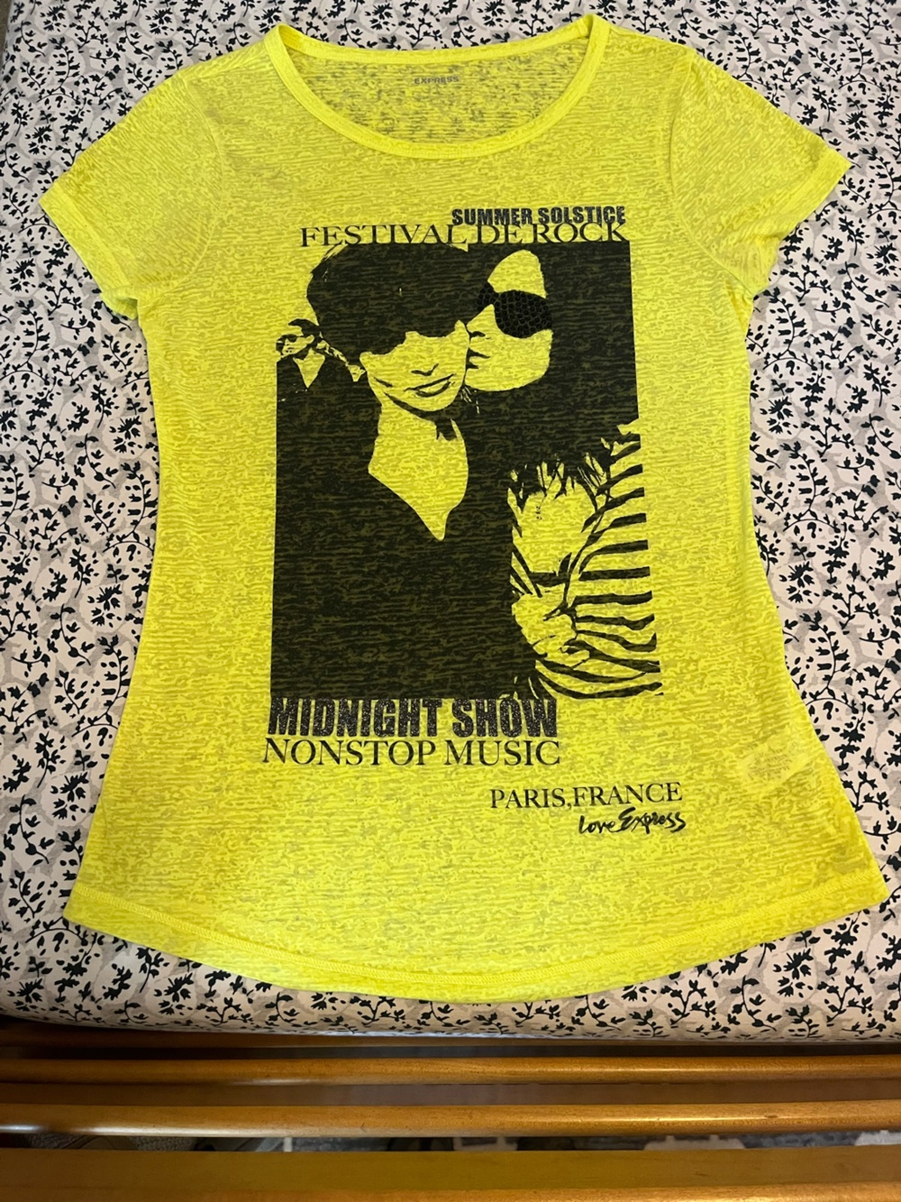 Awesome Vintage Express Distressed Graphic Tee